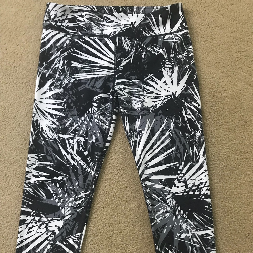 Fabletics Capri workout pants